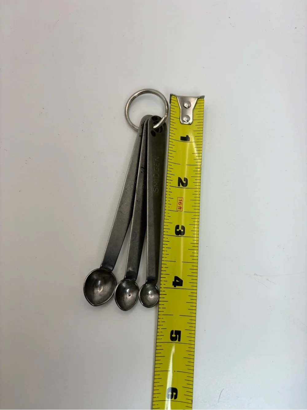 Set of 3 Novelty Dash Pinch Smidgen Measuring Spoons on Ring